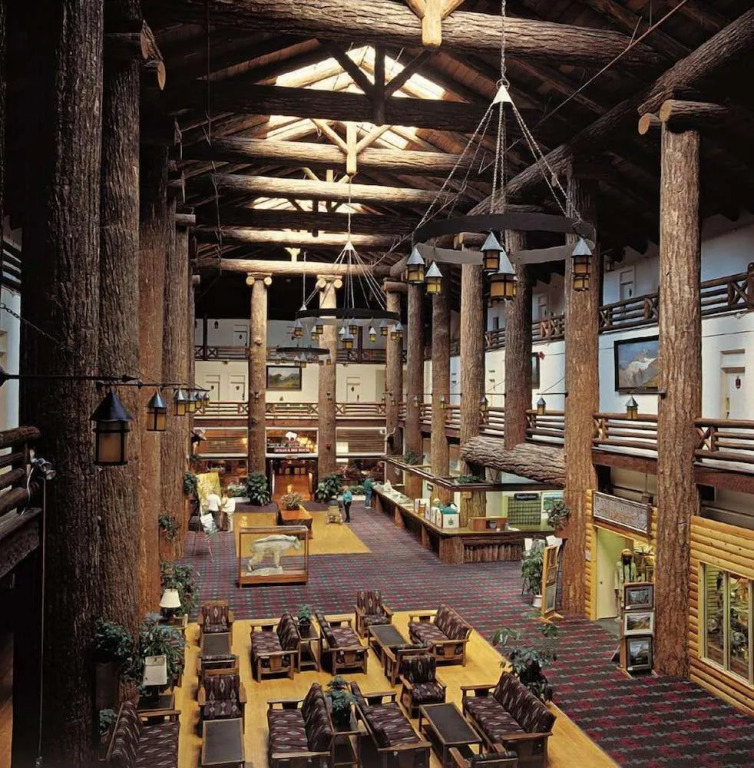 Glacier Park Lodge
