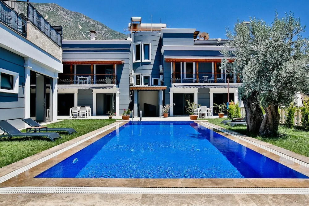 Nur Suites & Hotels
