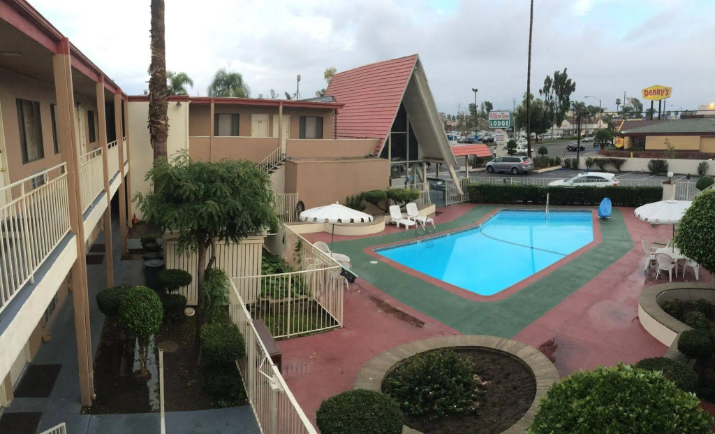 Willow Tree Lodge