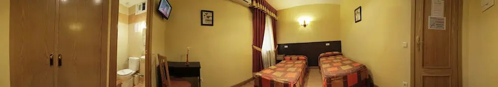 Hostal Las Cortes