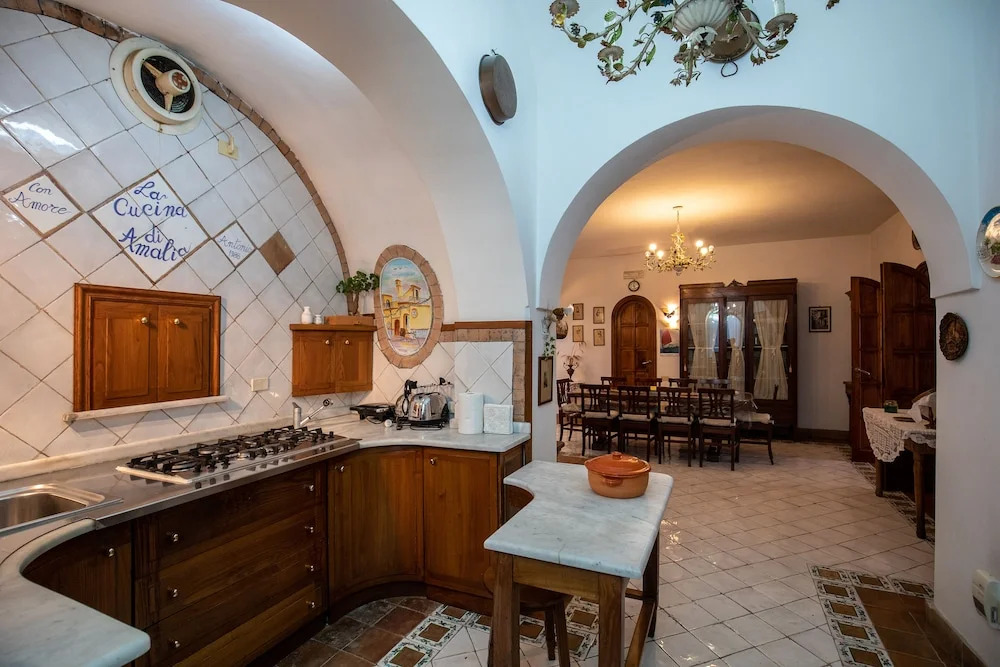 Villa Amalia Resort for family & friends