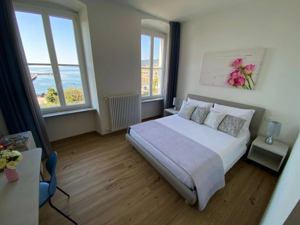 Five Flowers Guest House