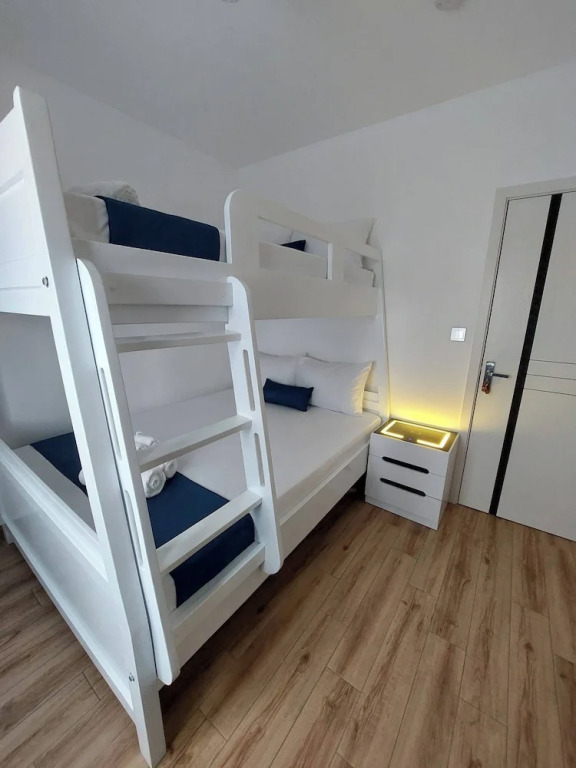Sunset Escape Apartment Modern & Spacious Two Bedroom in Tatu City