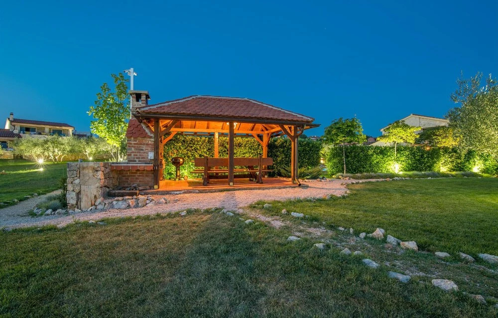 Stunning Home in Linardici With Outdoor Swimming Pool, Wifi and 4 Bedrooms
