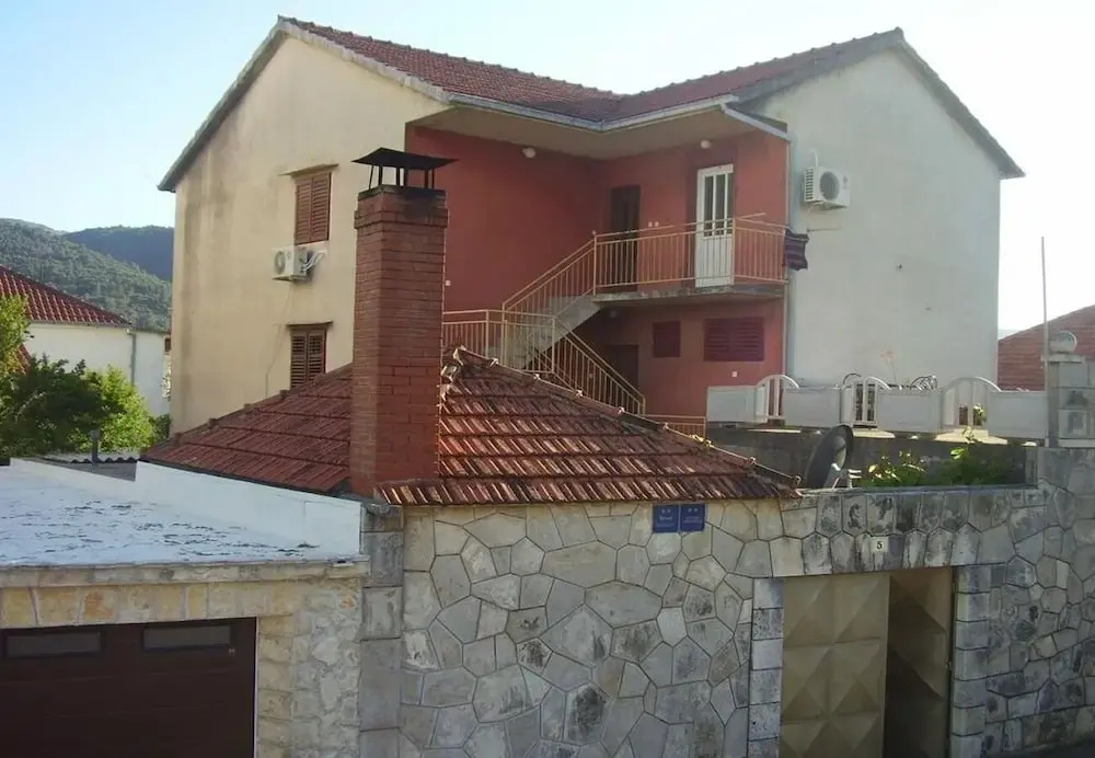 Igor - Near Center - Sa1-teuta