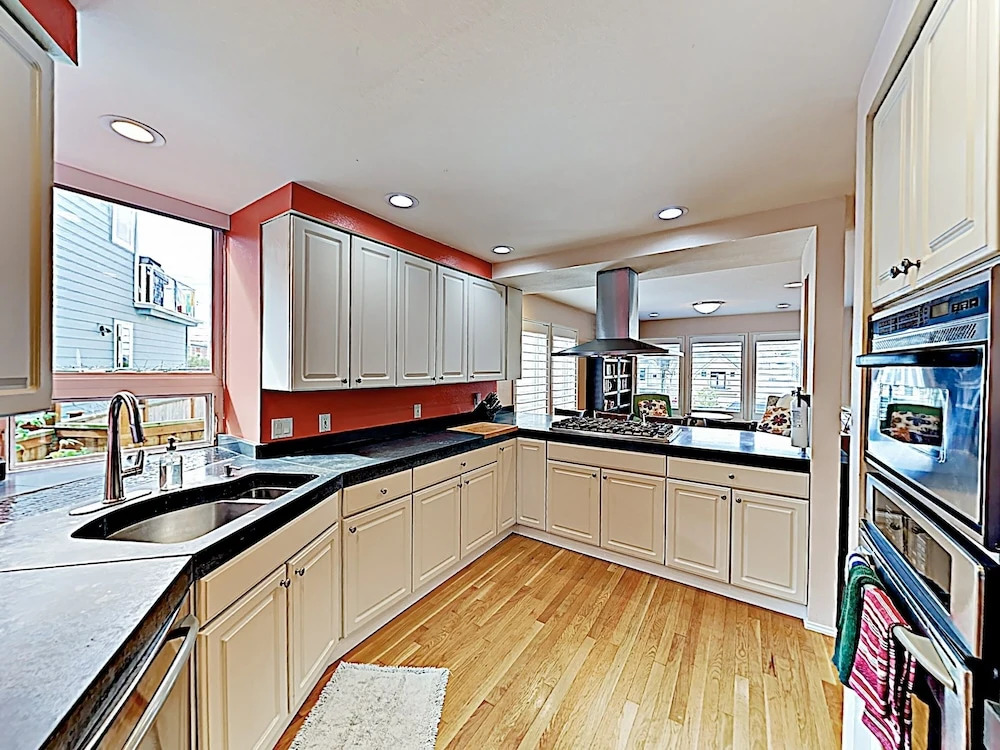 New Listing! Chic Alki Beach W/ Bay Views 4 Bedroom Home
