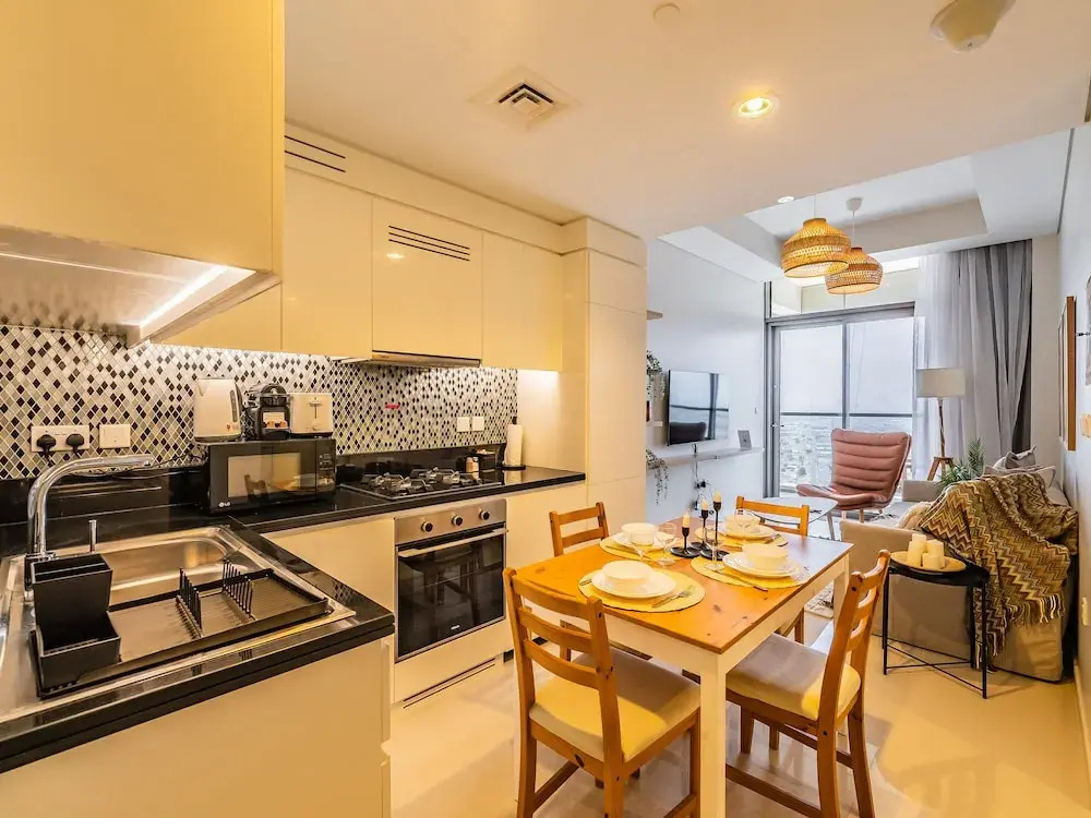 Modern and Cozy Condo With Unobstructed City Views