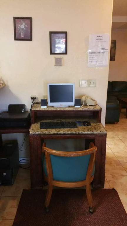 Sunbelt Lodge Motel