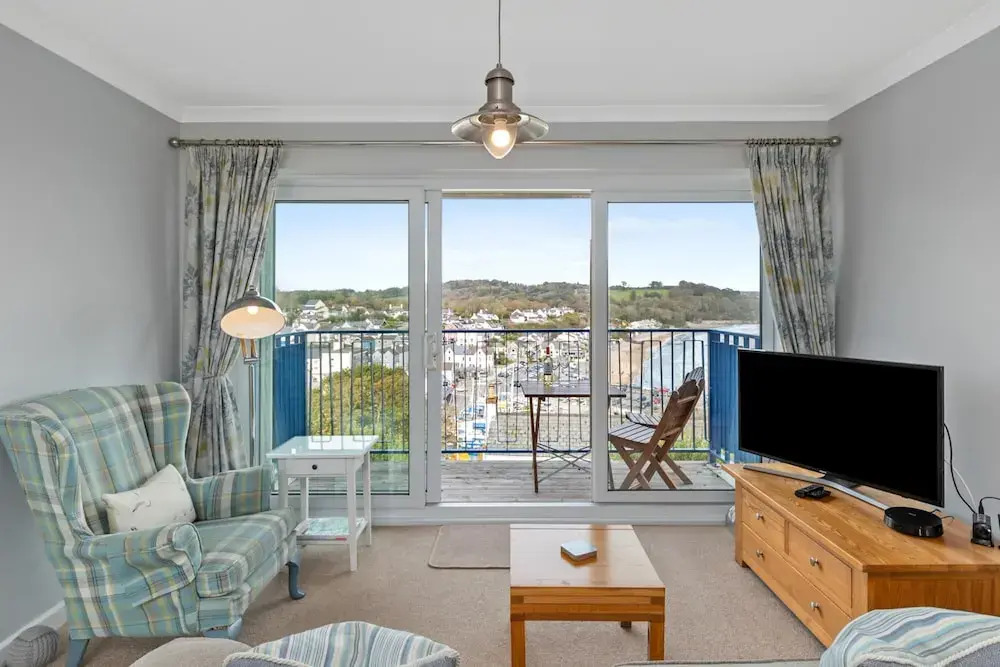 Brynawelon - Wonderful Sea and Harbour Views