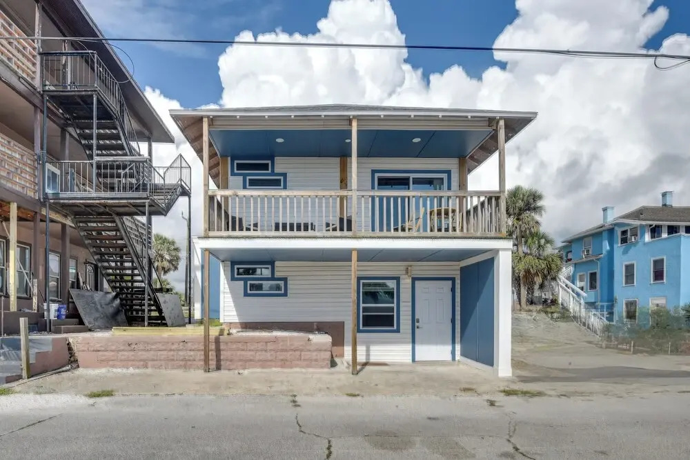 Walk to Daytona Beach & Boardwalk: Apt w/ Balcony