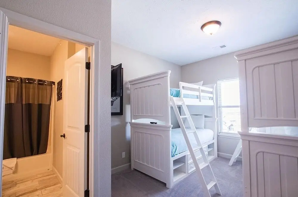 Whole In One 12 Bedroom Condo