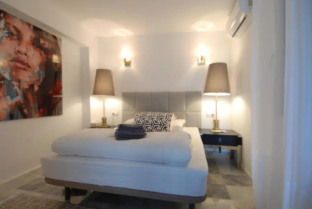 Little Paradise close to La Sala in Puerto Banus / quiet