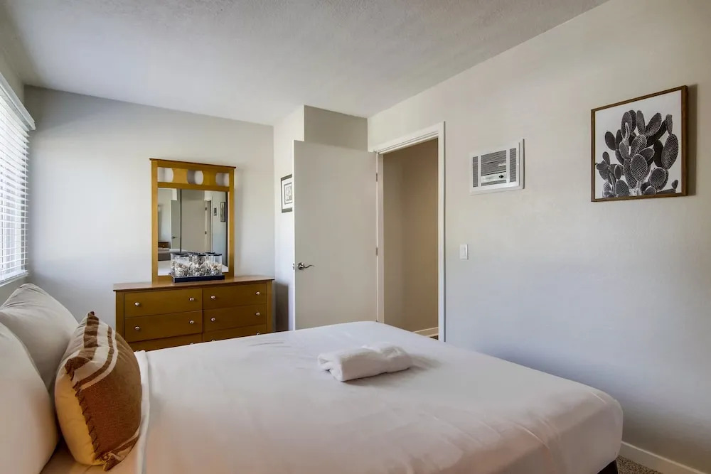 The Luxe Suites of Temecula Heights