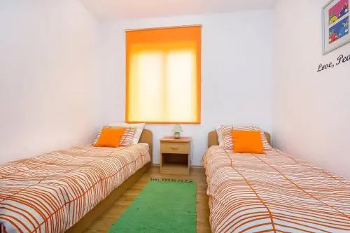 Apartments Mirna