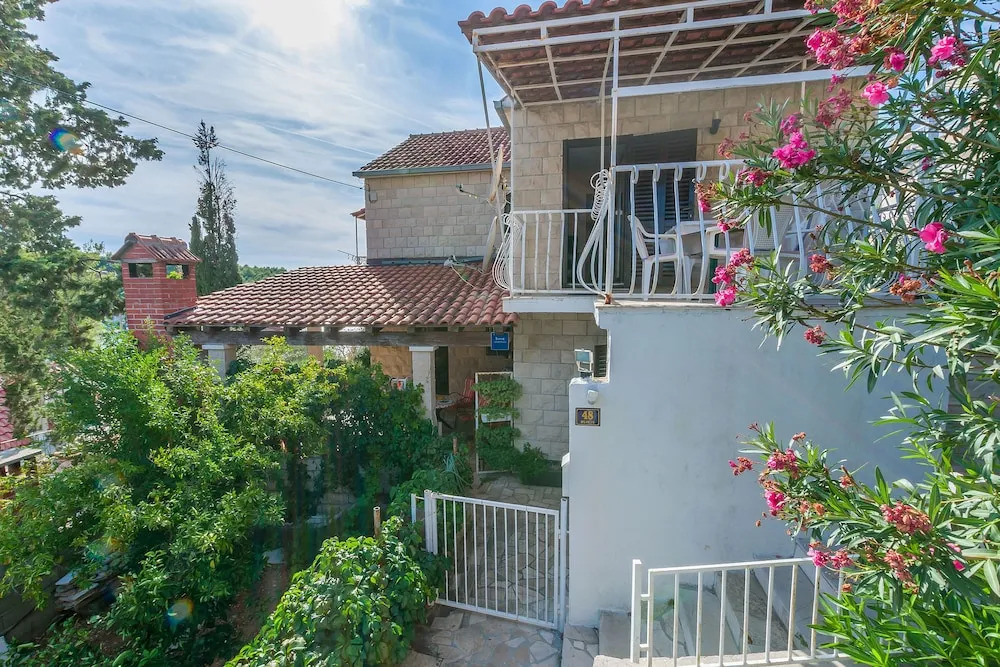 Apartments Mare