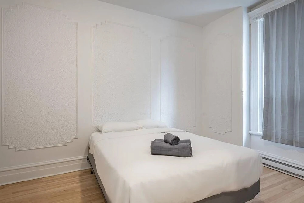 Beautiful and NEW 4bedr in Mile-end Free Parking