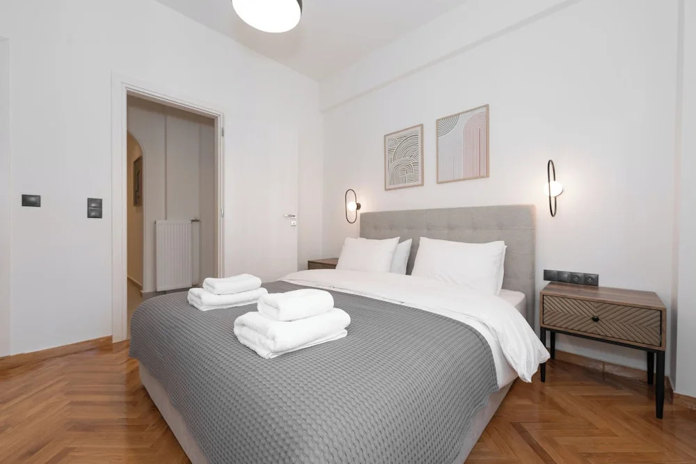 Kolonaki Elegant Apartment with Balcony