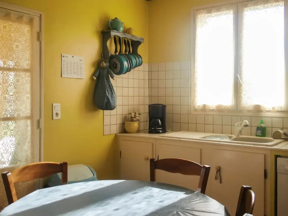 House With 3 Bedrooms in Ghisonaccia, With Enclosed Garden and Wifi -