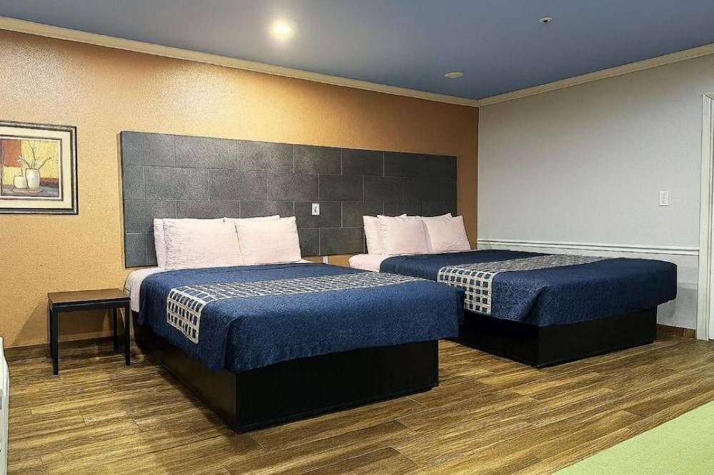 Downtowner Inns & Suites IAH Airport-Humble