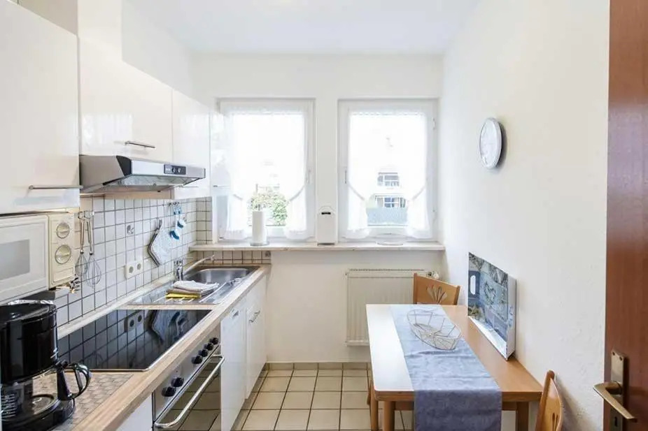 Ferienwohnung-4-mit-Sonnenbalkon-im-Landhaus-Hubertus-Duhnen