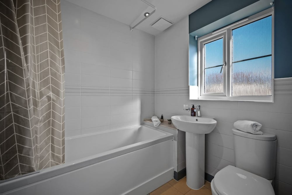 The Seven Residence - Hot tub, 5 min to Bicester Village, Pet friendly