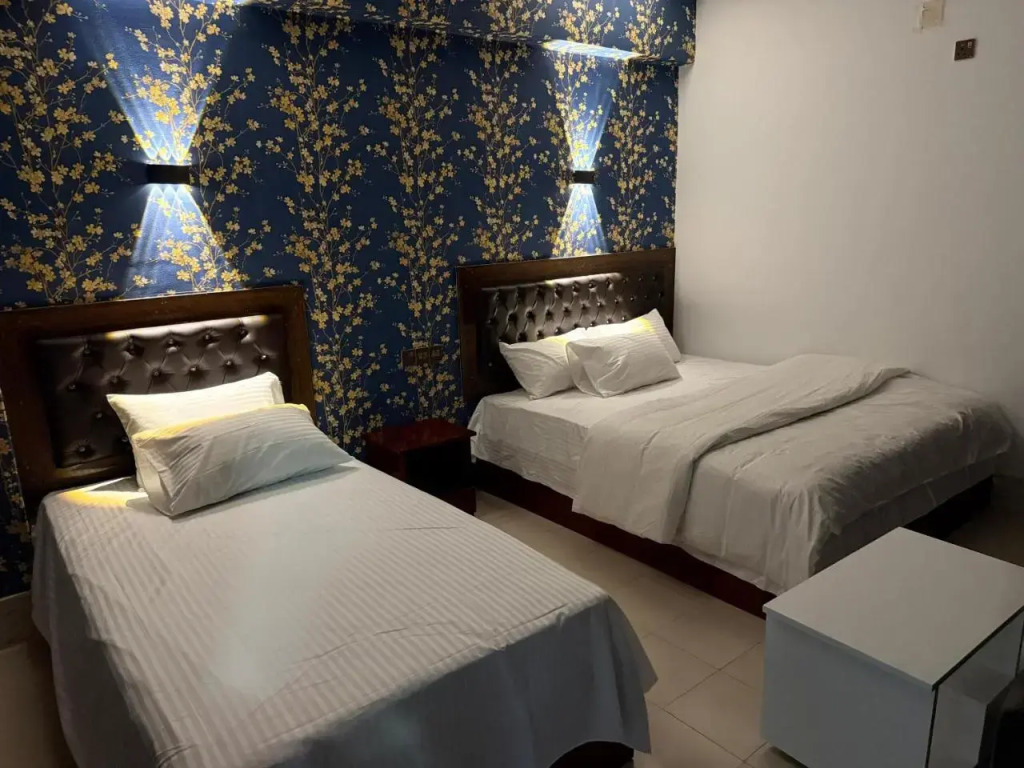 Hotel Green Land