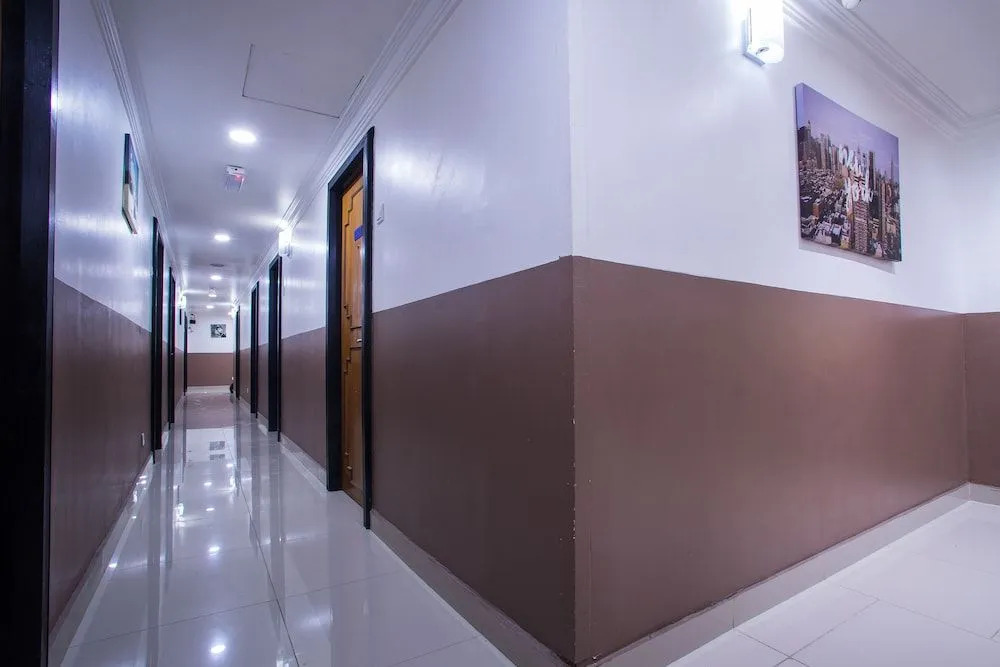 OYO 43929 Adak Hotel