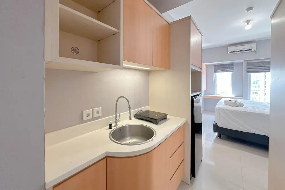 Pleasant and Restful Studio at Orchard Supermall Mansion Apartment