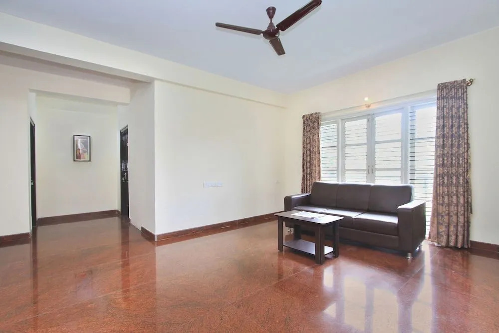 OYO 9748 Hotel Girgaon Palace