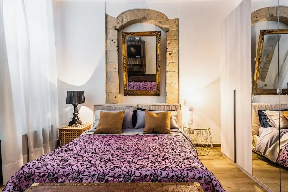 Dolce Suite near Syracuse Cathedral