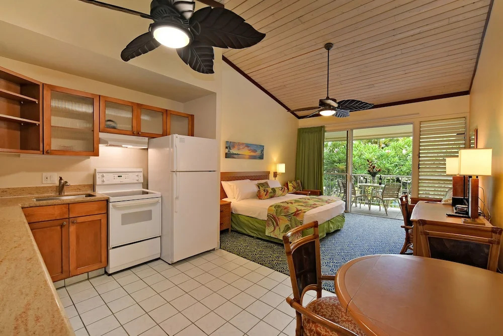 Napili Shores D227 Studio Bedroom 1 Bathroom Condo