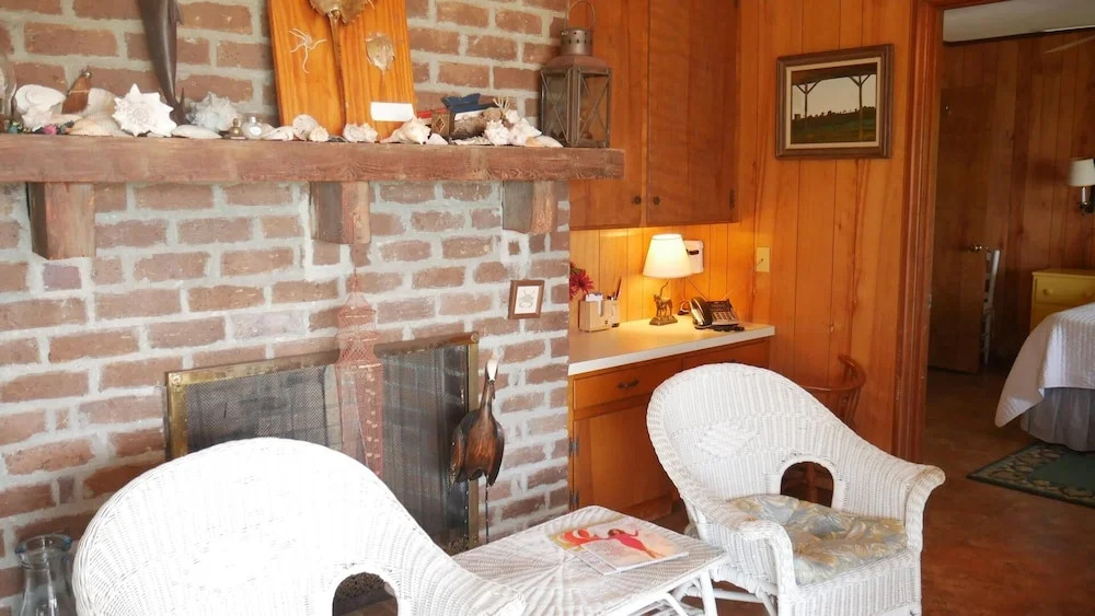Cedar Creek - 3 Br Home