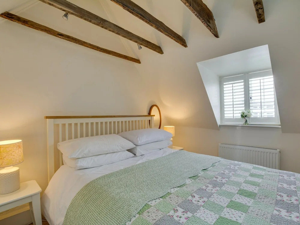 Characteristic Holiday Home With Courtyard in Authentic Little Street in Deal