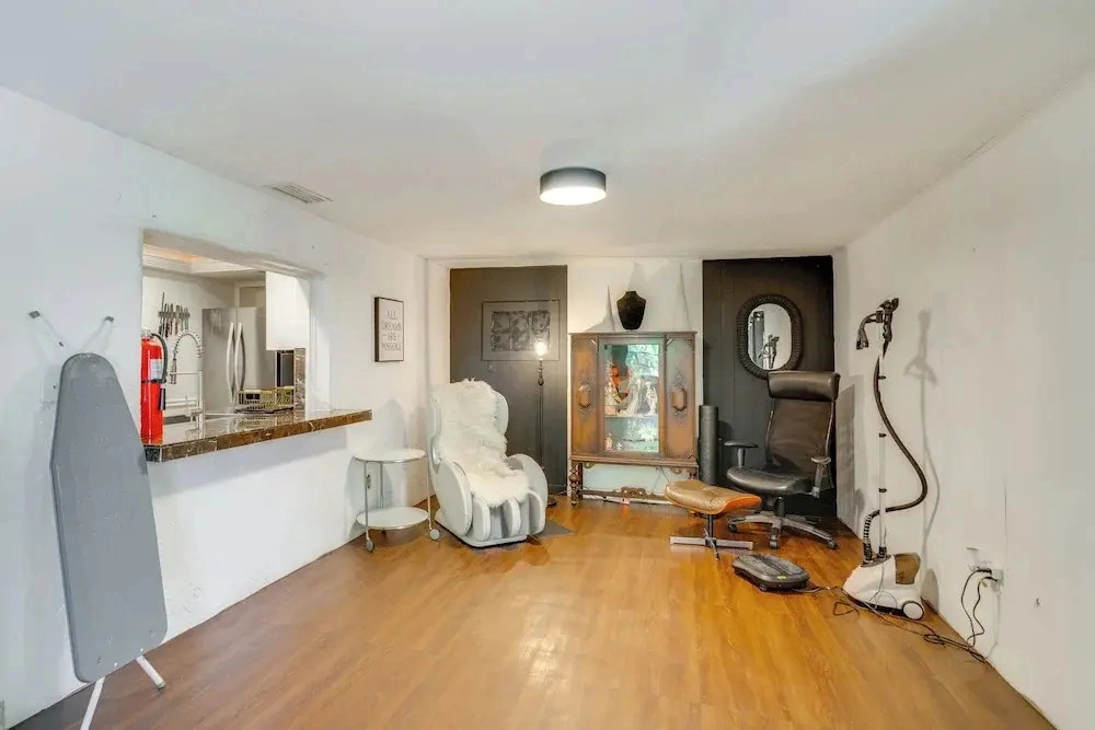 Bike to Dtwn: Home w/ Hot Tub & BBQ in Cape Coral