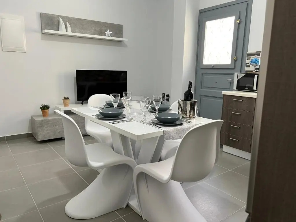 Thania's House ,4 minutes from the center of Hermoulis