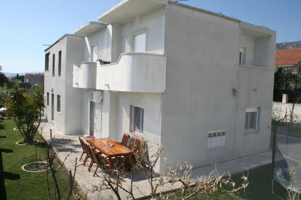 Ivica - Parking - A2