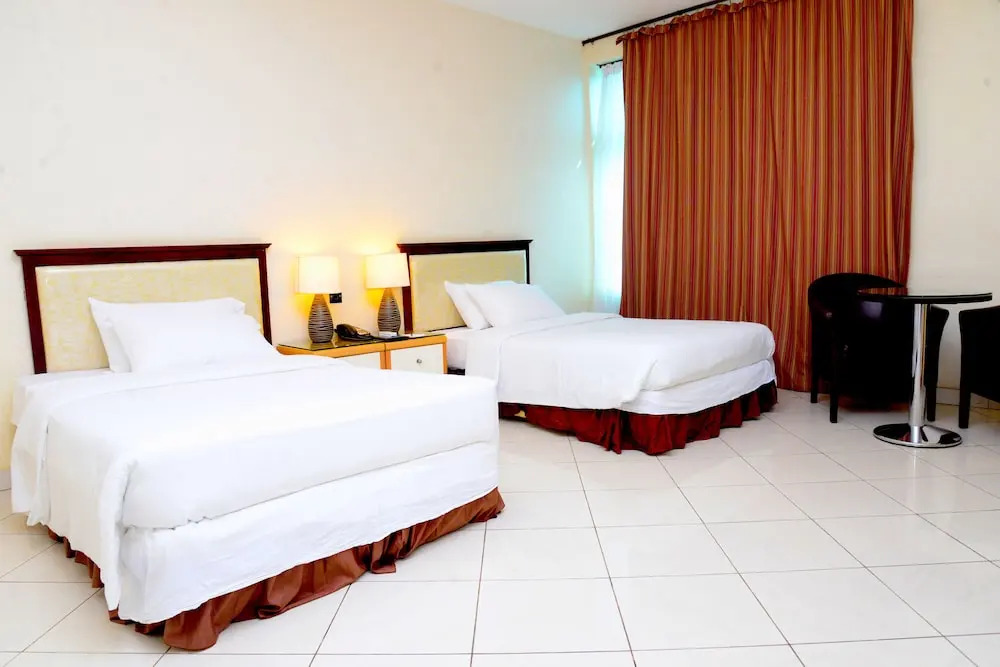 Golden Royale Hotel