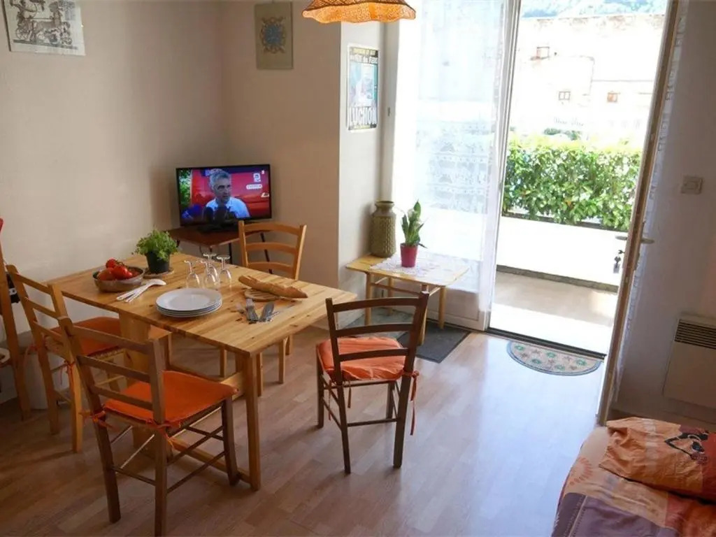 Appartement Bagnères-de-Luchon, 2 pièces, 4 personnes - FR-1-313-152