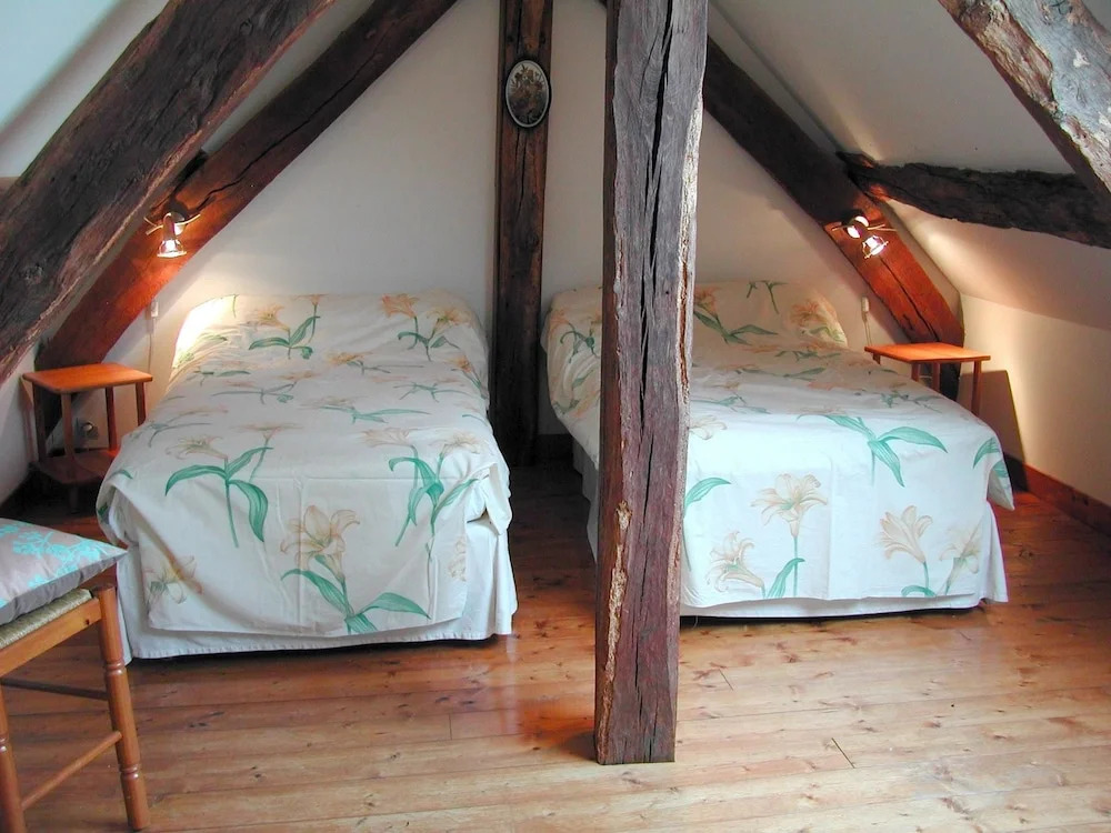 House With 2 Bedrooms in Saint-pierre-la-vieille, With Enclosed Garden