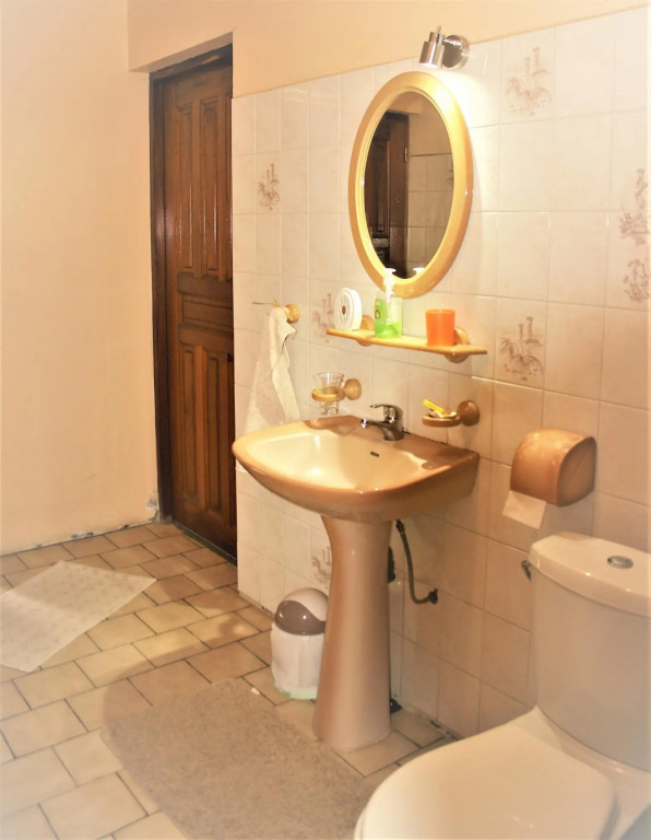 Tahiti - Sanny's Place Room & Pool