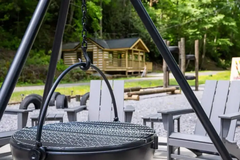 Group Getaway, Modern Cabins Sleep 16, Gatlinburg