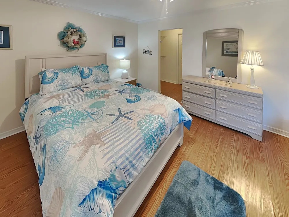 Sea Winds 52 by Distinctive Beach Rentals