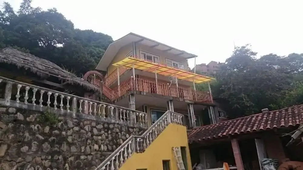Hostal Villa Rosas