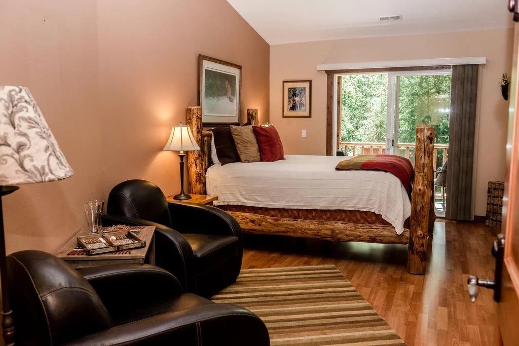 Arlingtons River Rock Inn Bed & Breakfast
