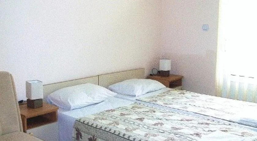 Sars Apartments