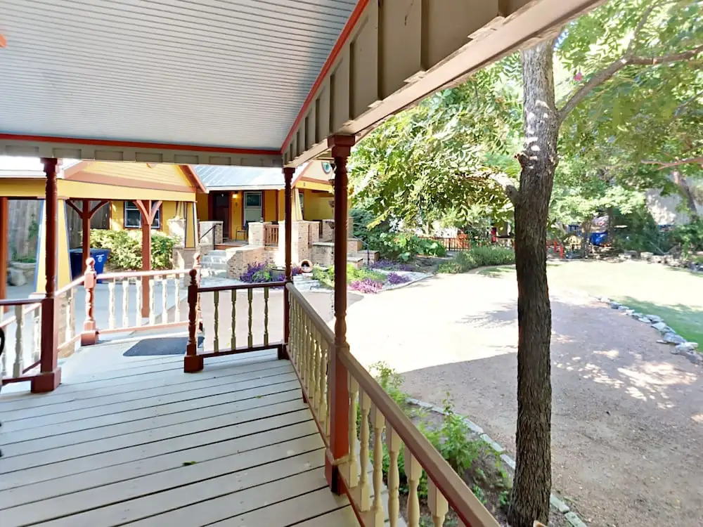 2BR 2BA Remodeled South Austin Cottage by RedAwning