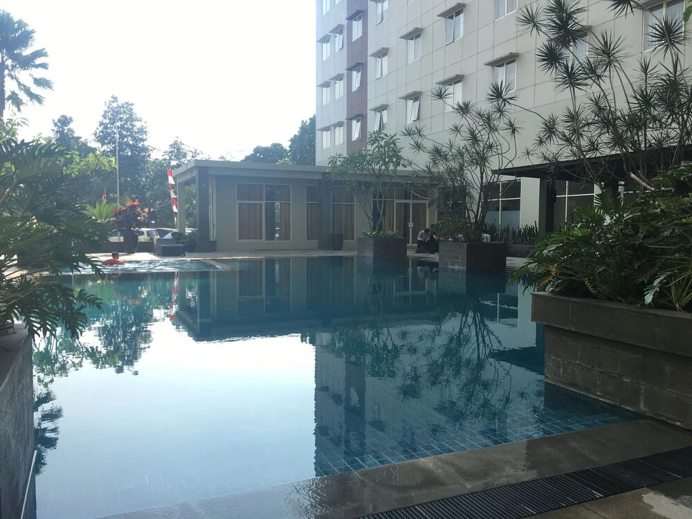 Beauty Spacious Studio Room At Pinewood Apartment Jatinangor