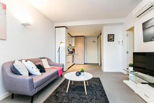 Complete Host Leopold Apartments