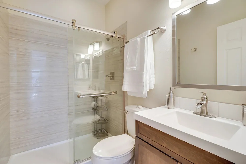 4 Mi to Downtown Reno: Family Retreat w/ Fireplace