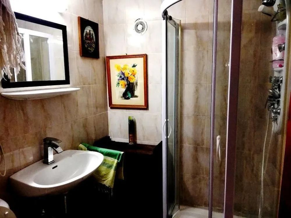 Leyla Guesthouse Castel